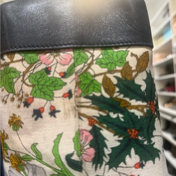 Gucci  Rare Floral-print Tote Bag, vintage Collectible canvas  leather trim EUC - Picture 11 of 17